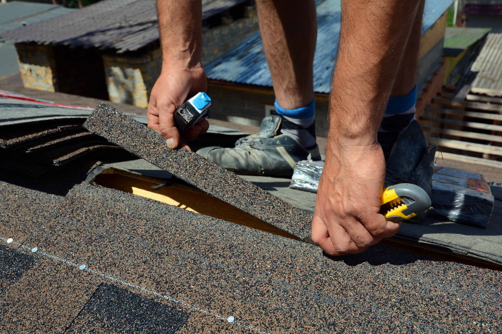 Laying architectural shingles
