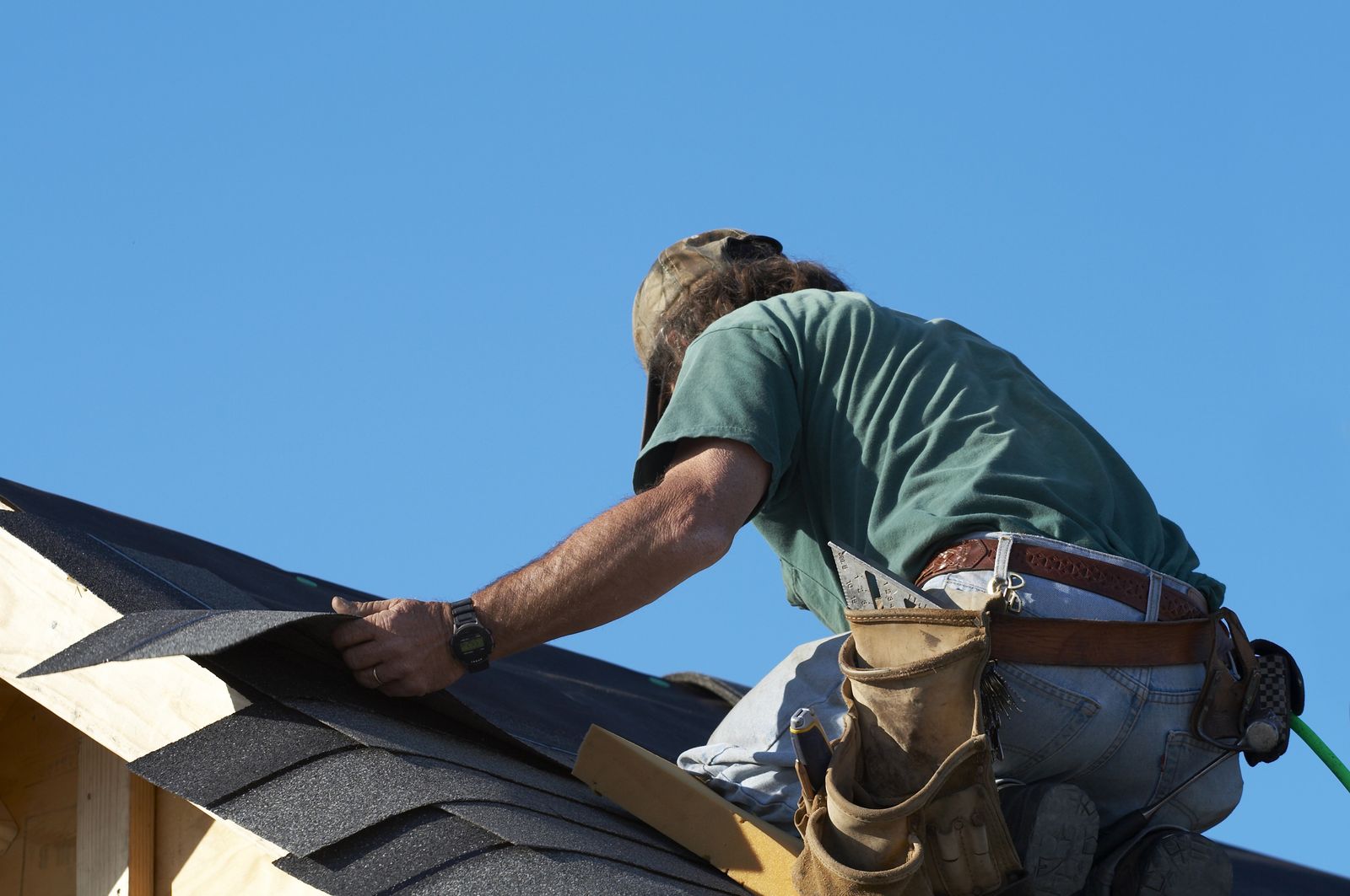 New architectural shingle roof on a two-story house near O'Hare